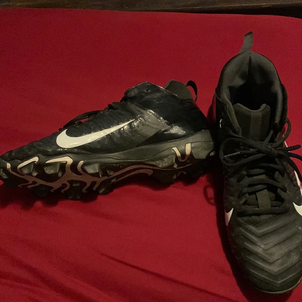 Men football cleats. Clean, pet/smoke free home.